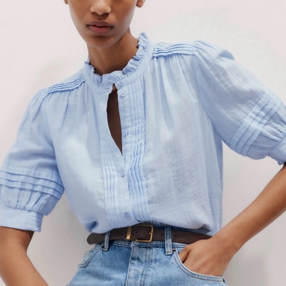 ME+EM 2 Cheesecloth Ruffle trim Blouse Light Blue Chambray EUC short sleeve top